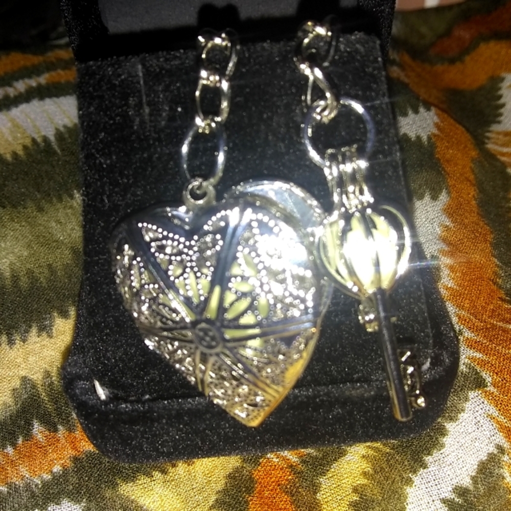 925 STERLING SILVER DOUBLE KEYCHAIN HEART LOCKET AND MATCHING KEY SET 🦋